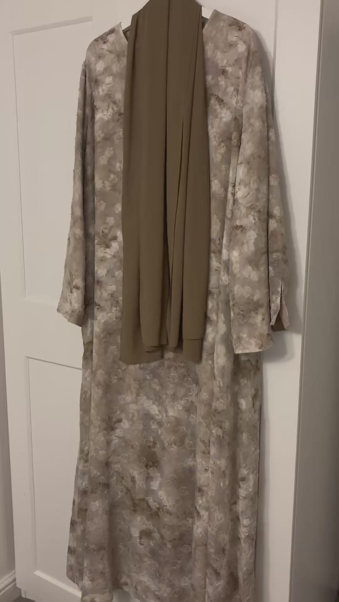SAMPLE SALE - Floral Abaya (NO HIJAB)